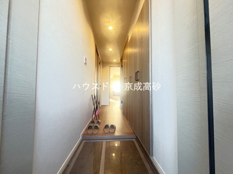 お家に出会う人々を出迎える玄関だからこそ、広々清潔感あふれる空間にしたいですね!