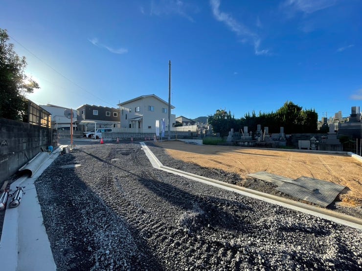 【前面道路含む現地写真】