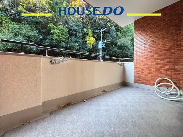 〈駐車場〉
平面駐車場/有(11000円~15000円/月)
※空き状況はお問い合わせください♪