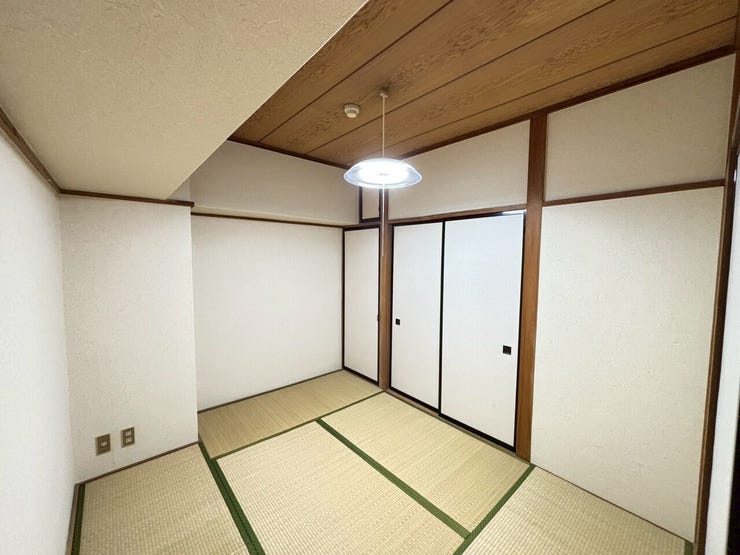 6帖和室はテレビ線もあり
独立したお部屋としてもご利用いただけます。