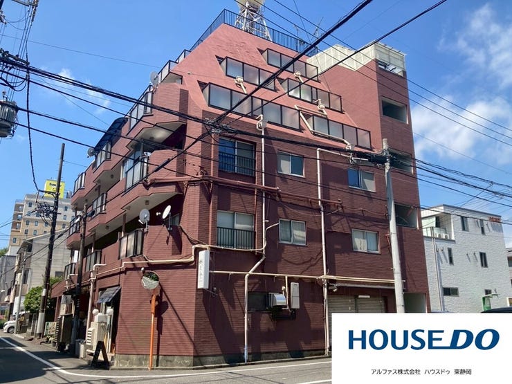 日当たり良好な角地のマンションです。
静岡駅まで徒歩圏内!買い物や生活に便利です。