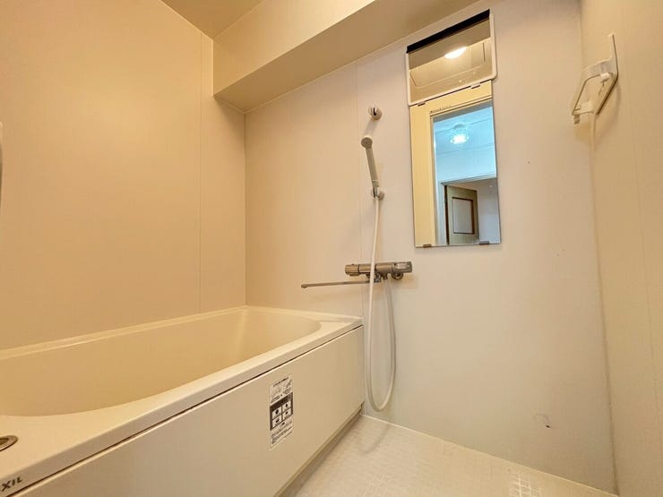 鏡付!水栓もシングルに交換済です!