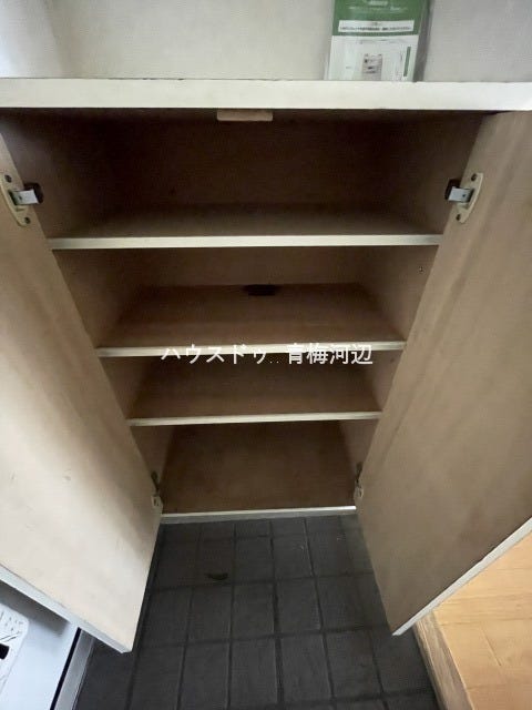 玄関収納:下駄箱があるので靴があふれることなく、玄関スペースをスッキリと保てそうです。