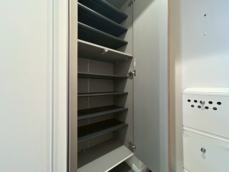 大容量コンパクトな靴箱です♪