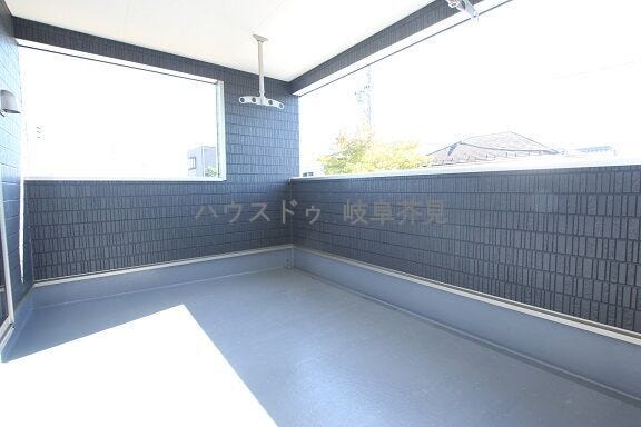 インナータイプのバルコニーは急な雨の時でも安心です♪