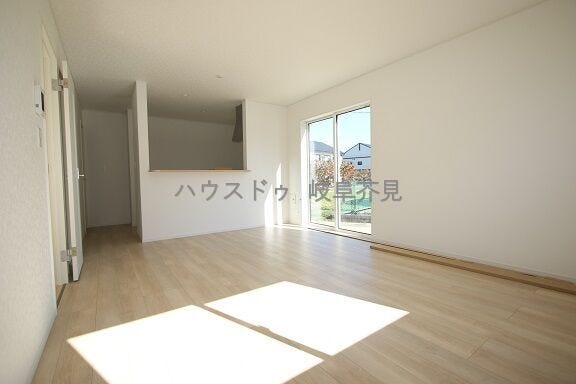 日当たり良好な南向きのリビングダイニング♪