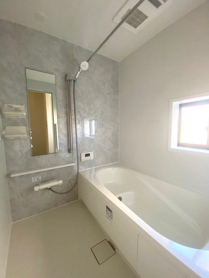 浴室暖房乾燥機付きのバスルームでいつでも快適なバスタイムに♪