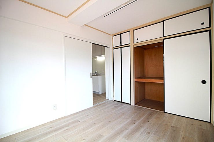 飽きの来ないデザインはいつの時代も愛される空間ですね。ご家族とのコミュニケーションが自然と弾むような憩いの場です☆