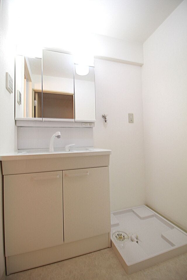 広々とした洗面所!水回りが一か所に固められているため、家事動線も良好です♪