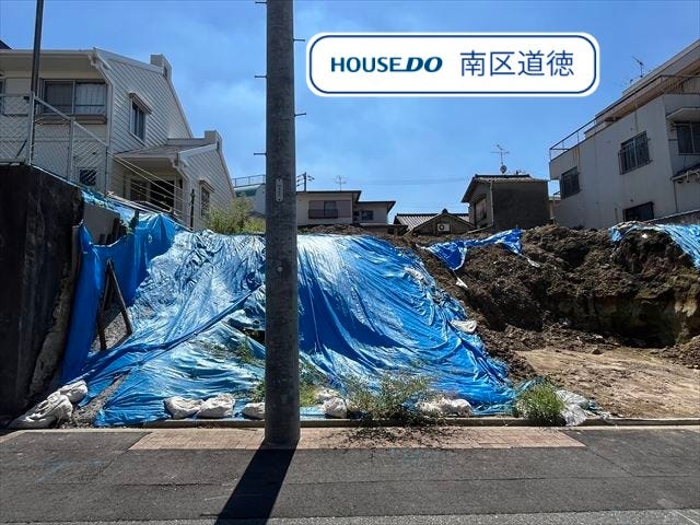 【外観】
約50.08坪のゆとりある広さのお土地です!
市営バス「豊岡通」停まで徒歩約3分、小学校まで徒歩約2分、中学校まで徒歩約6分と、通勤や通学にも便利な立地です。
(2025年9月16日撮影)