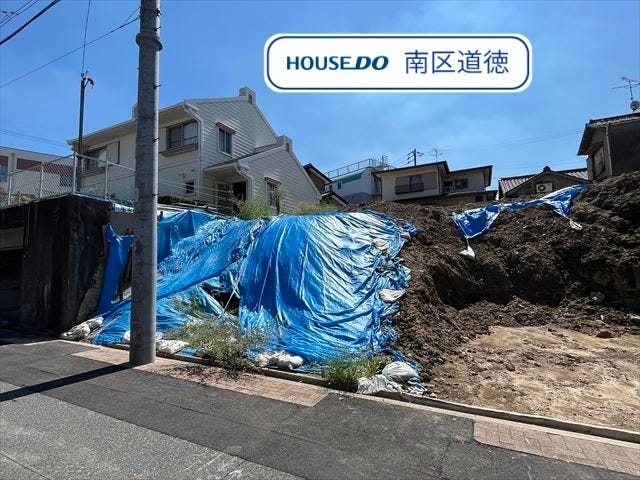 整形地ですので、敷地を有効に使った設計プランが立てやすいです。敷地が道路よりも高い位置にあるため、眺望がよく、歩行者からの視線を気にすることなく、プライバシーが保たれます。