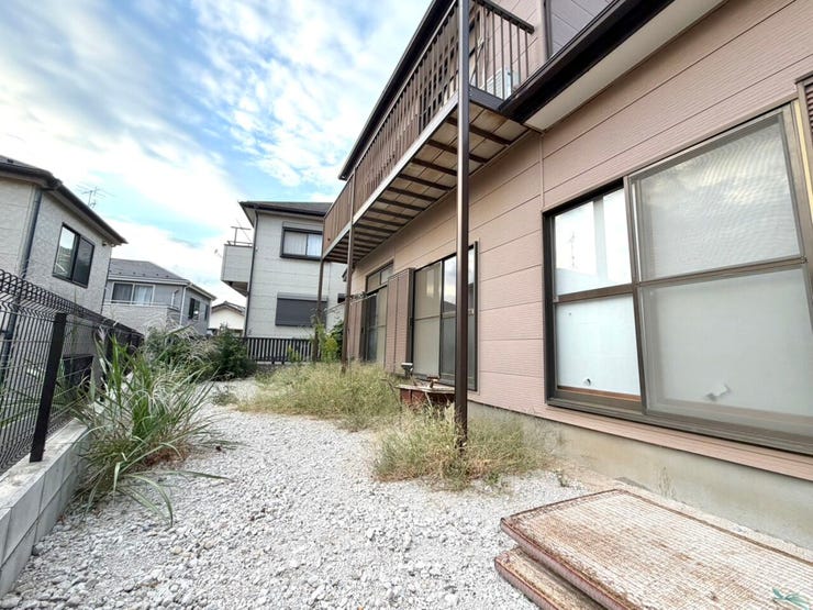 広々としたお庭です。
ガーデニングや家庭菜園にいかがでしょうか。