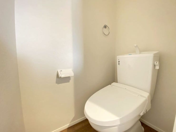 1Fトイレ
玄関すぐ横にございます!