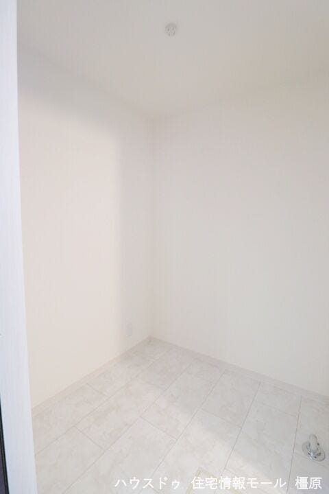 これから工事が始まりますので基礎や構造部分もしっかりご確認いただけます。現地と合わせてモデルルームも是非ご覧ください(2025年10月3日撮影)