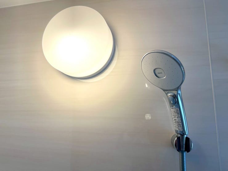 【Bathroom】大きめのシャワーヘッドでシャワータイム♪