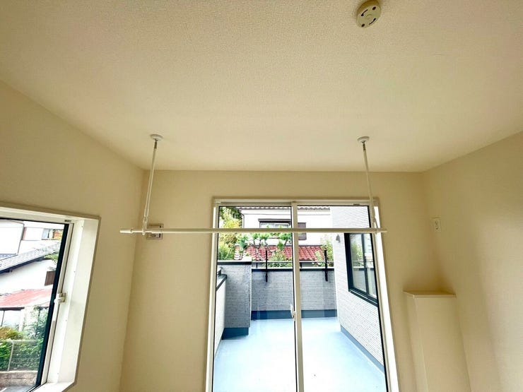 雨の日も安心、室内物干し場