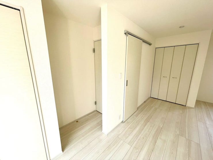 【Bedroom】中央に位置する5.25帖と5.0帖の洋室、壁を作り間取りも変更可能でお子様の成長に合わせて間取変更可能♪