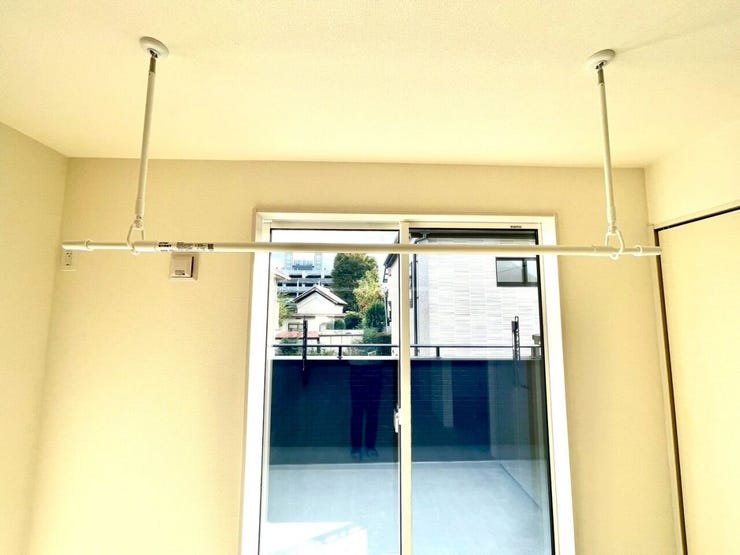 雨の日も安心、室内物干し場