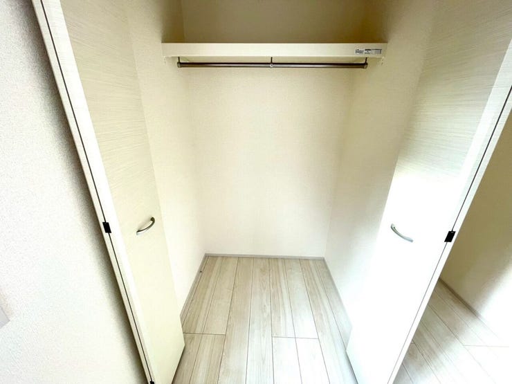【Bedroom】南西に位置する5.25帖洋室クローゼット