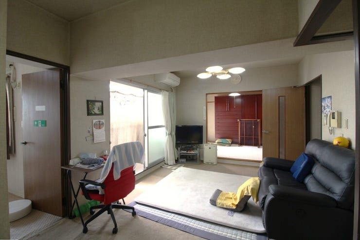 リビングと和室が隣接しているので、扉を開けて広くお使いいただくことも可能です。