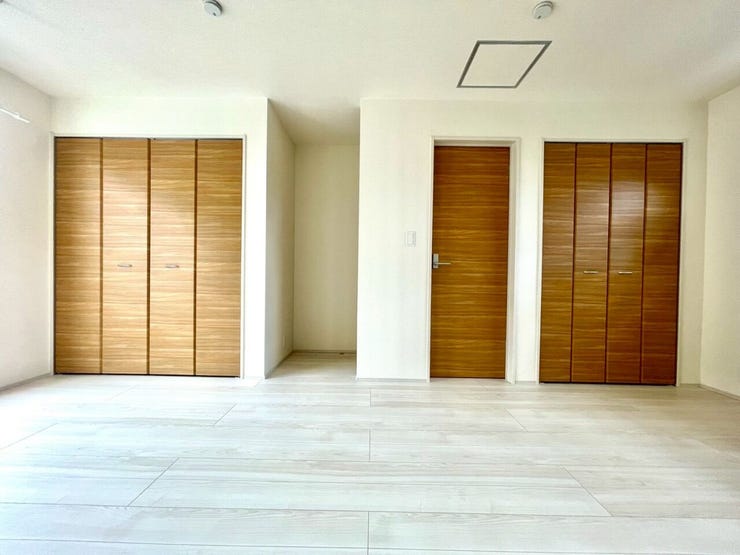 【Bedroom】中央に位置する5.25帖と5.25帖の洋室、壁を作り間取りも変更可能でお子様の成長に合わせて間取変更可能♪