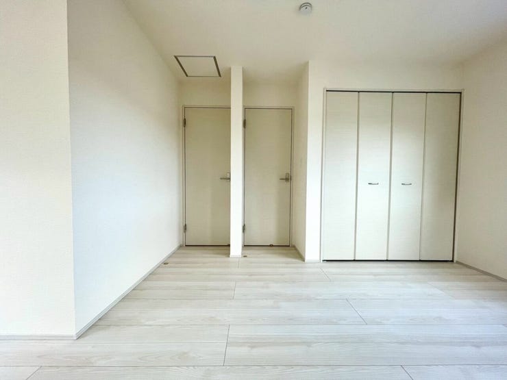 【Bedroom】将来の家族構成の変化に対応可能※間仕切り壁は有償、中央に位置する5.0帖と6.37帖の洋室