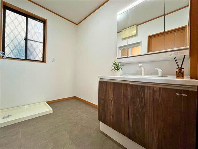 キッチンからと廊下から出入りできる2way。家族の手洗い習慣はもちろん家事動線も◎
(2026年2月5日 撮影)