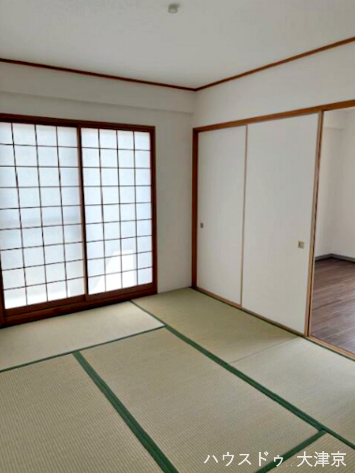 リビング横の和室でゆっくりくつろげそうですね。