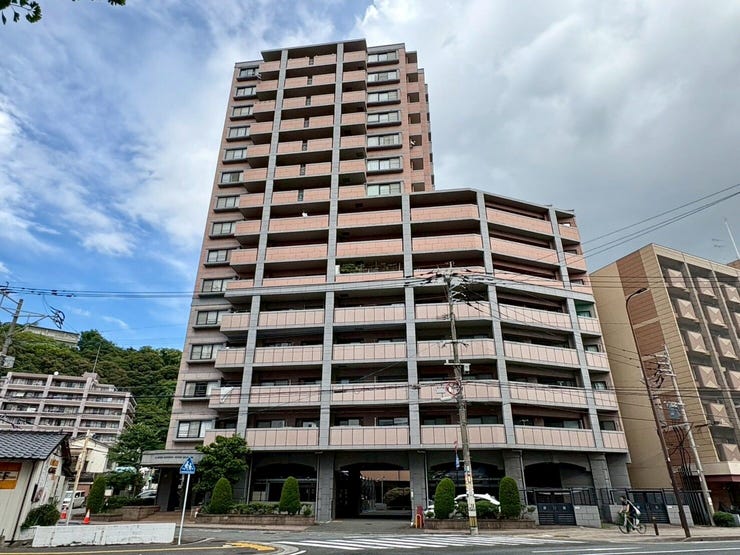 【外観】
内装リノベーションマンション♪