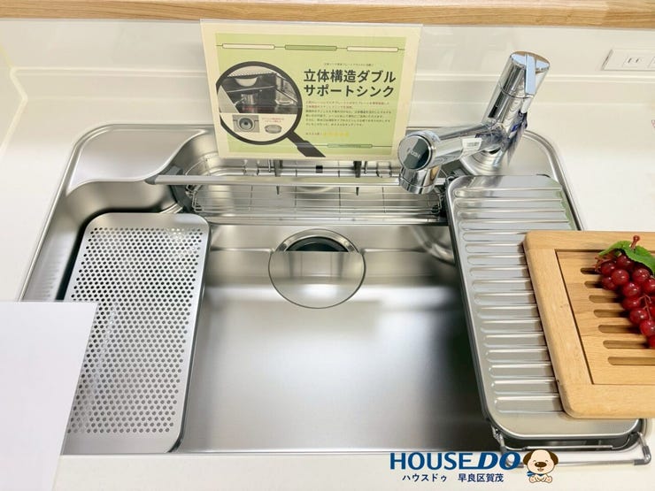 ゆとりのあるシンクで洗い物もお料理もとってもしやすい♪