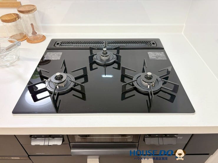 3口コンロを使用しているため、同時に複数の調理が可能です♪