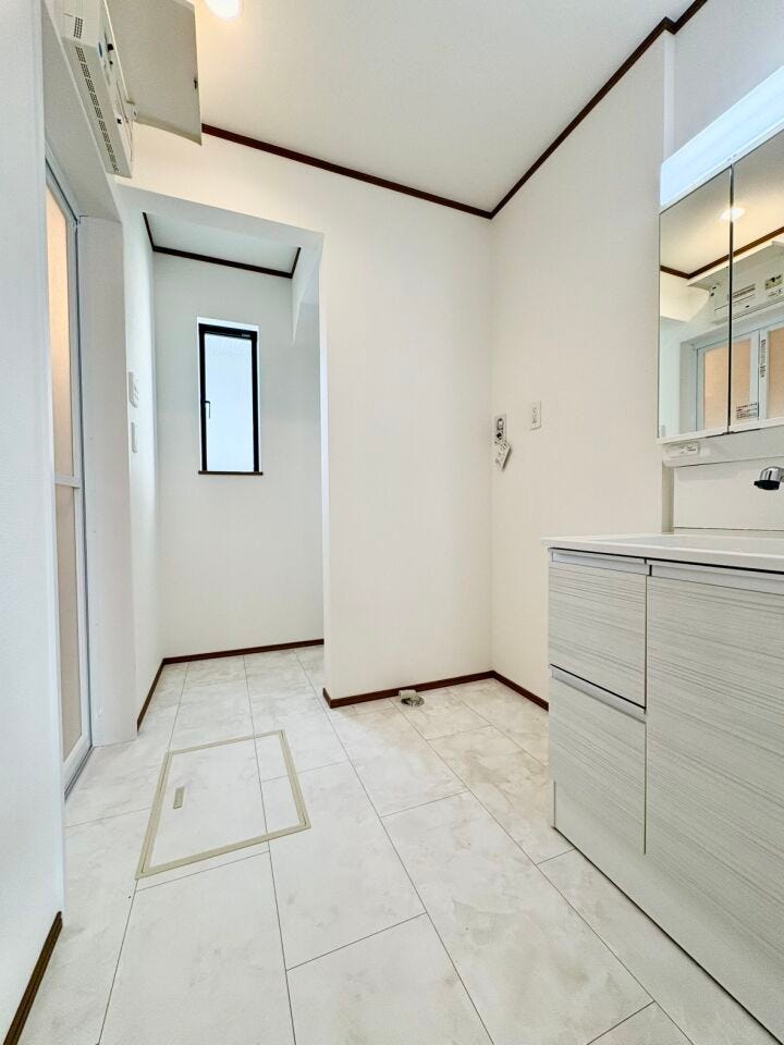 白を基調とした洗面所