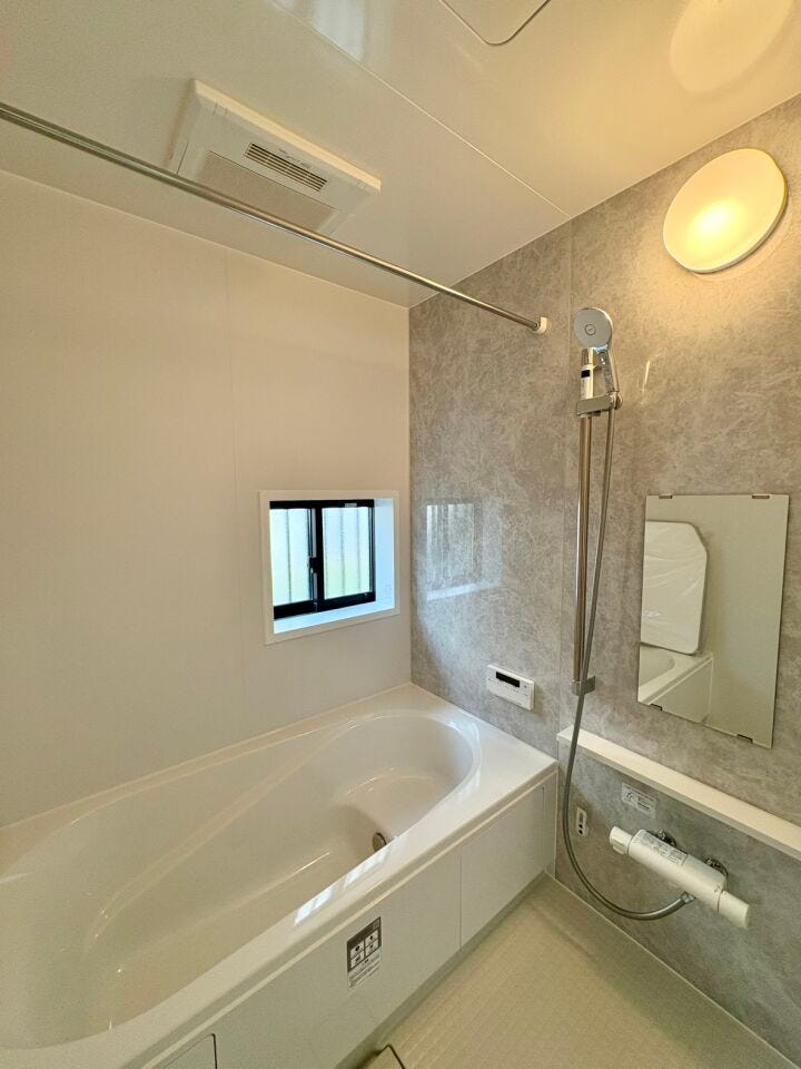 浴室乾燥付きのため、天気の悪い日や花粉の季節も心配ありません。