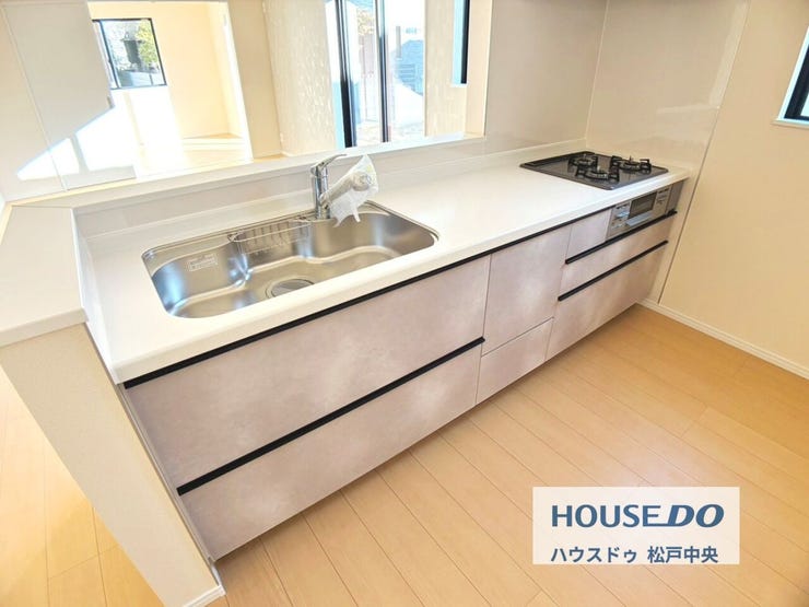 ◎キッチン:B号棟(1/10撮影)
ご家族と会話を楽しみながらお料理できる対面キッチン!ご家族との絆も深まりそうです!