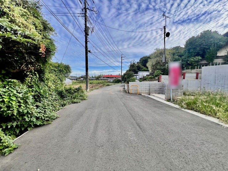 緑が多く、静かで落ち着いた雰囲気