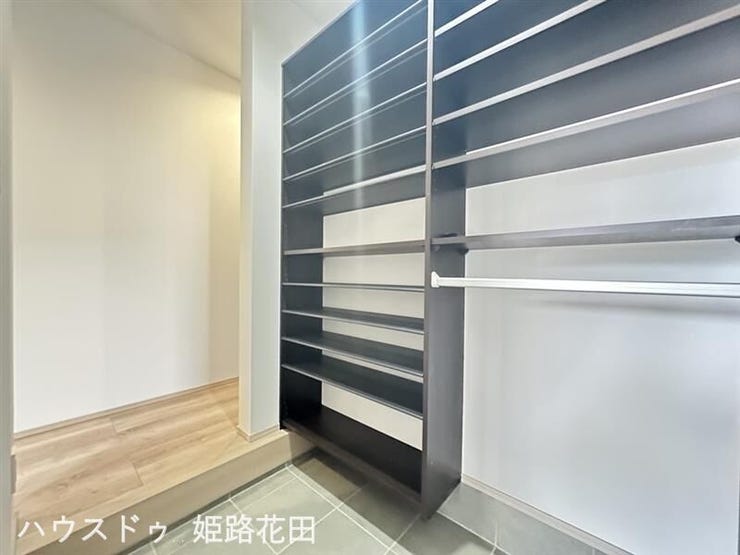 シューズクロークの収納棚♪