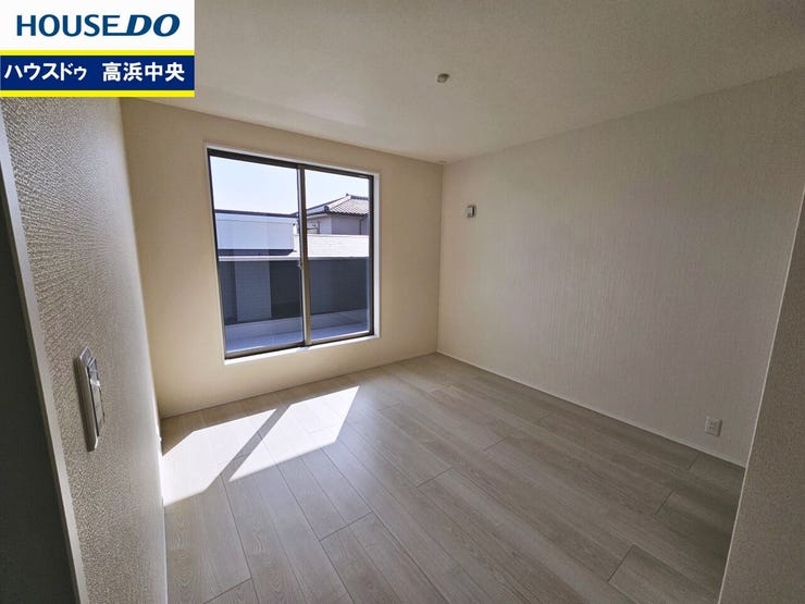 家族それぞれが、安らぎの空間でプライベートタイムを過ごせるよう配置。
バルコニーに面しているので開放感があり、暖かな光とさわやかな風が届き、毎日の暮らしに満足をプラスします!