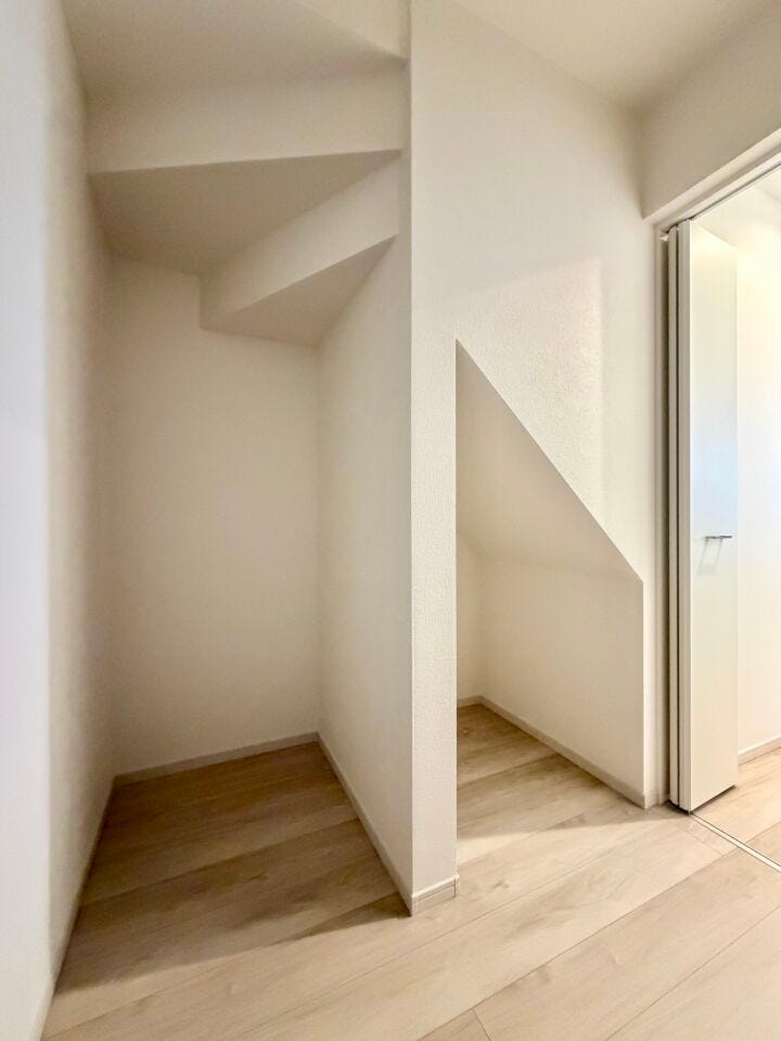 棚やハンガーパイプも弊社で取付可能です♪お気軽にお問合せ下さい!