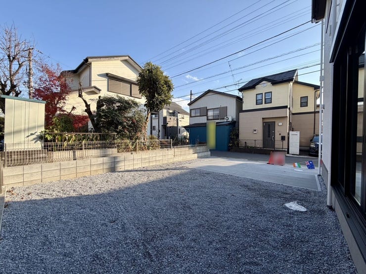 砂利が敷いてはありますが、広い庭でBBQやガーデニング、家庭菜園など、いろいろ楽しめます♪