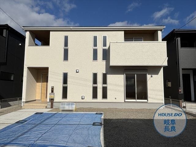 【外観】
写真だけでは伝えきれない物件の良さを、ぜひ現地に行って見ませんか?弊社では現地案内会を随時開催しております。気軽にお問い合わせ下さい。