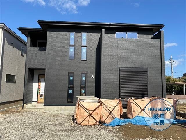 【外観】
写真だけでは伝えきれない物件の良さを、ぜひ現地に行って見ませんか?弊社では現地案内会を随時開催しております。気軽にお問い合わせ下さい。