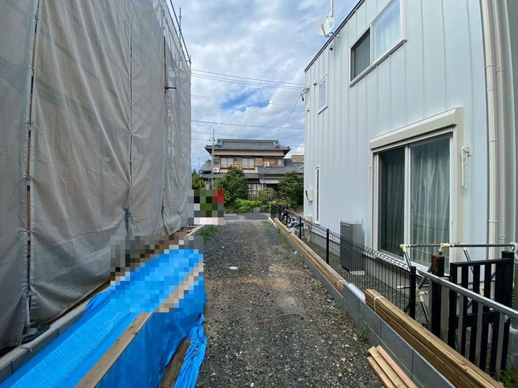 8号棟前の道路になります!