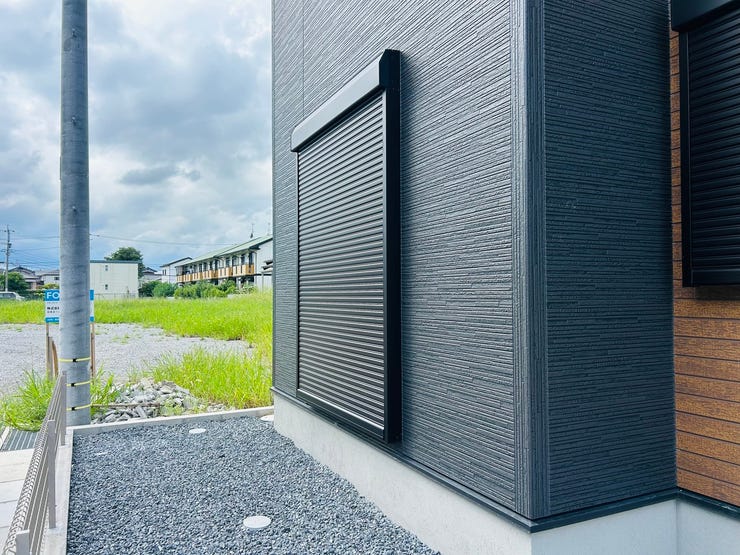 ◇シャッター雨戸付きで台風が来ても安心♪