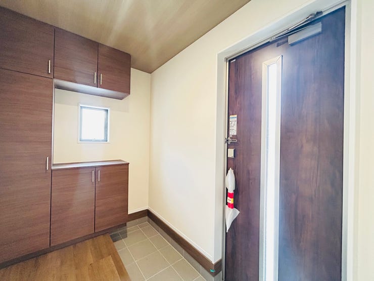 ◇内観から見た玄関もお洒落♪