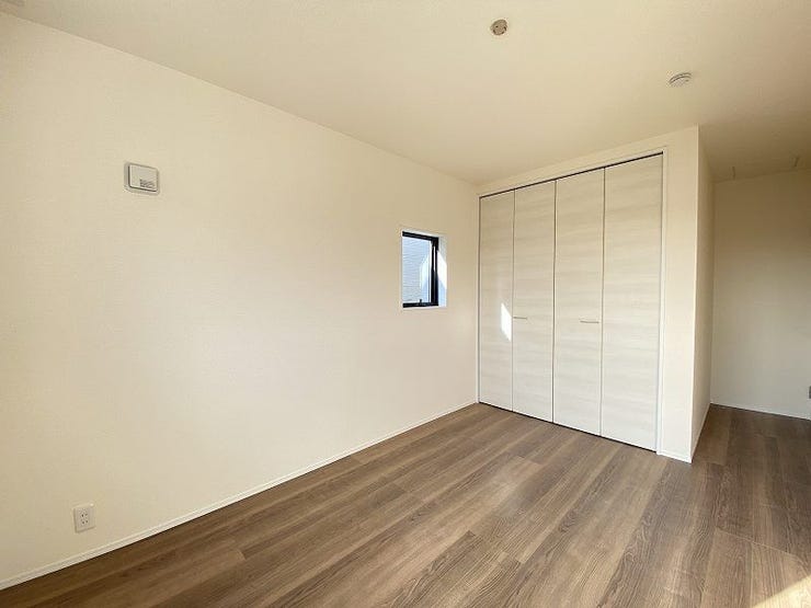 家族一人ひとりの大切なプライベート空間。趣味に合わせて使って頂けるようシンプル仕様に仕上げてあります♪