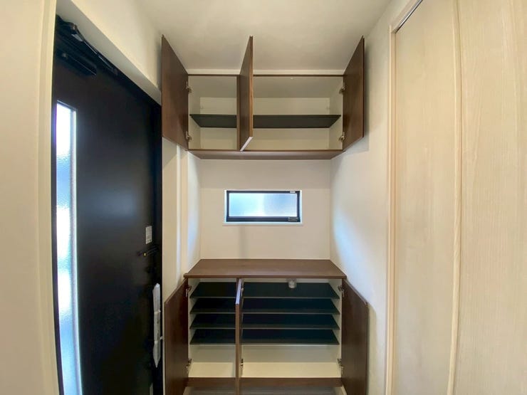 ご家族の靴が収納できる大容量なサイズです♪