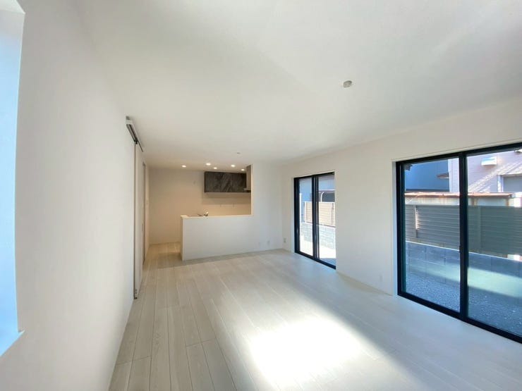 約18帖のリビング
ご家族集まって会話が弾むこと間違いございません♪