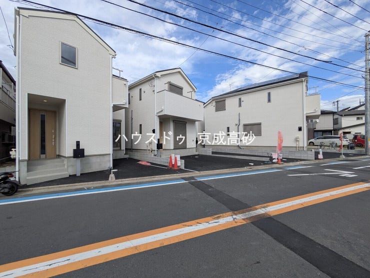 全4区画の分譲住宅です。