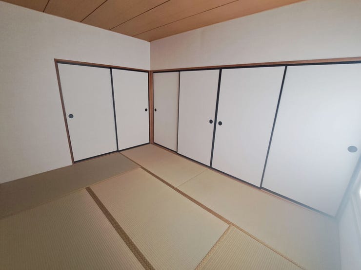 室内(2025年10月)撮影
◎現地案内予約受付中!◎
全居室6帖以上!お子様が成長しても、ゆとりある住空間で快適に過ごせる広さです。