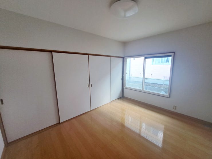 室内(2025年10月)撮影
◎現地案内予約受付中!◎
フローリングはお部屋の掃除が楽ちん♪